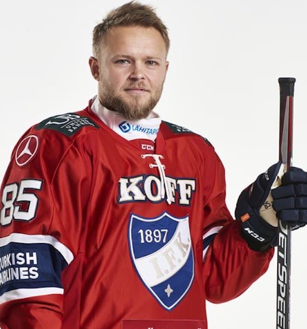 HIFK:n Jesse Saarinen sai viimein ensimmäisen mitalinsa - kertoi joukkueelle pitämästään arvokkaasta puheesta HIFK:n Jesse Saarinen sai viimein ensimmäisen mitalinsa – kertoi joukkueelle pitämästään arvokkaasta puheesta