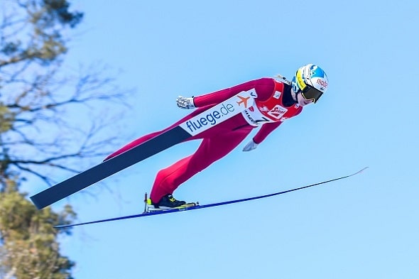 Julia Kykkänen summasi olympiahyppynsä – ”Vähän hutvanaan se polkee” Julia Kykkänen summasi olympiahyppynsä – ”Vähän hutvanaan se polkee”