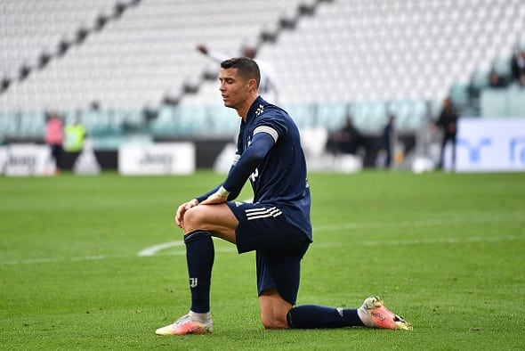 Cristiano Ronaldo teki historiaa sosiaalisessa mediassa Cristiano Ronaldo teki historiaa sosiaalisessa mediassa