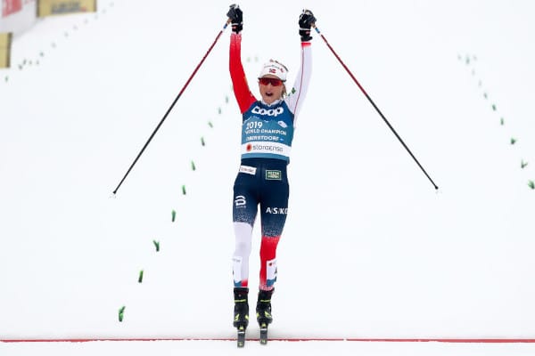 Therese Johaug otti omansa kyyneleet silmissä - Krista Pärmäkoski komeasti kakkonen Kollenilla Therese Johaug otti omansa kyyneleet silmissä – Krista Pärmäkoski komeasti kakkonen Kollenilla