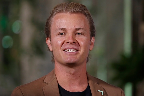 Nico Rosberg harkitsi hetken F1-paluuta - "Pystyisin ajamaan vain kolme kierrosta" Nico Rosberg harkitsi hetken F1-paluuta – ”Pystyisin ajamaan vain kolme kierrosta”