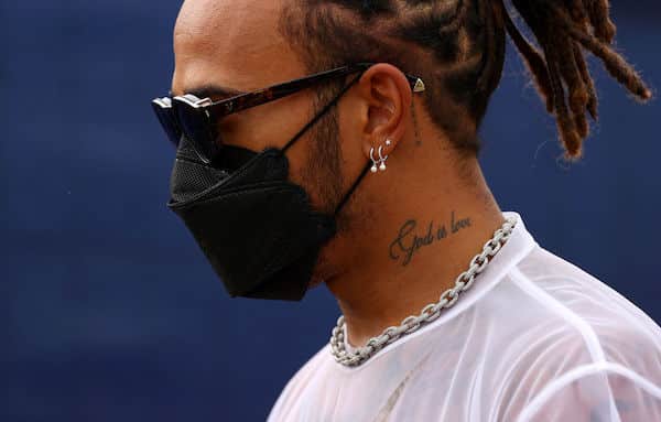 Lewis Hamiltonin puheille viitataan kintaalla Ferrarilla - piilossa pidetty totuus tulee pian julki Lewis Hamiltonin puheille viitataan kintaalla Ferrarilla – piilossa pidetty totuus tulee pian julki
