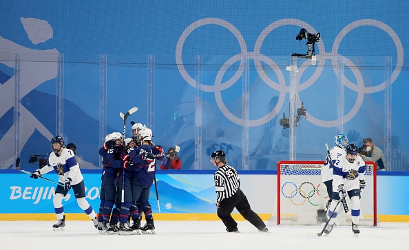 Teemu Selänne antoi tuomionsa Naisleijonien esityksestä Teemu Selänne antoi tuomionsa Naisleijonien esityksestä