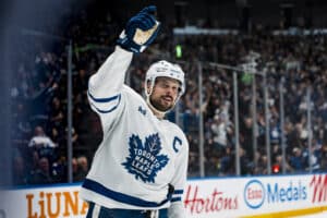 NHL-tähti Auston Matthews valtavien paineiden keskellä – kiekkosivusto esitti kovan vaatimuksen