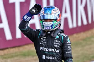 Draamaa Spassa: Lewis Hamiltonin rengas irtosi kevyestä osumasta – Antonelli lensi kärkeen