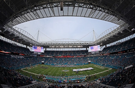 NFL-pelaajat saavat harjoitusotteluihin erityiset suojakypärät - "Ne näyttävät vähän hassuilta” NFL-pelaajat saavat harjoitusotteluihin erityiset suojakypärät – ”Ne näyttävät vähän hassuilta”
