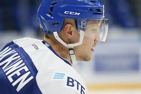 Teemu Pulkkisesta tuli Suomen vihatuin jääkiekkoilija - näin hänen kautensa on edennyt Teemu Pulkkisesta tuli Suomen vihatuin jääkiekkoilija – näin hänen kautensa on edennyt