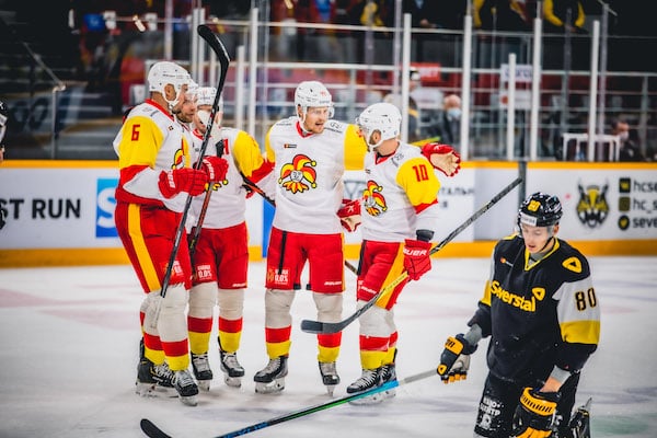 Ruotsissa ymmärrettiin KHL:n vahingollisuus jo vuosia sitten - "Siinä oli tarkoitus lisätä Putinin pehmeää valtaa" Ruotsissa ymmärrettiin KHL:n vahingollisuus jo vuosia sitten – ”Siinä oli tarkoitus lisätä Putinin pehmeää valtaa”