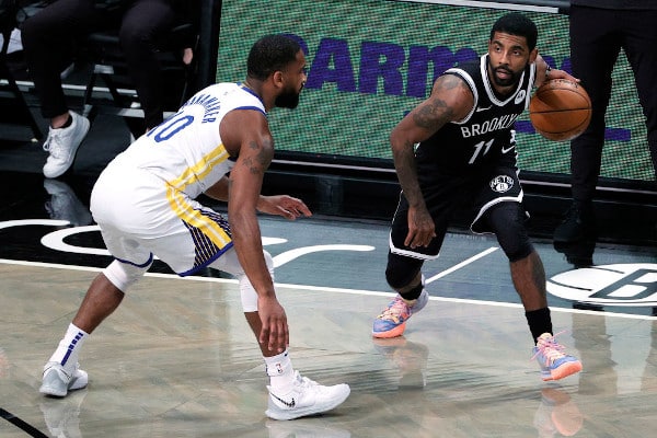Juutalaisvastaiset kommentit kävivät kalliiksi NBA:n supertähdelle - pelikieltoa ja miljoonien ansiomenetykset Juutalaisvastaiset kommentit kävivät kalliiksi NBA:n supertähdelle – pelikieltoa ja miljoonien ansiomenetykset