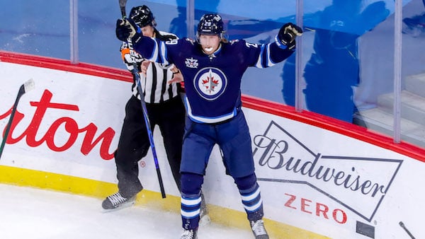 Patrik Laineen hirmuvire katosi kuin tuhka tuuleen NHL:ssä – päävalmentajalta rehellinen arvio Patrik Laineen hirmuvire katosi kuin tuhka tuuleen NHL:ssä – päävalmentajalta rehellinen arvio