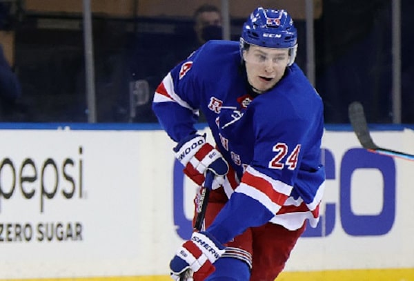 Ruotsalaistähti vei Rangersin voittoon NHL-avauksessa - Kaapo Kakko väläytteli Ruotsalaistähti vei Rangersin voittoon NHL-avauksessa – Kaapo Kakko väläytteli