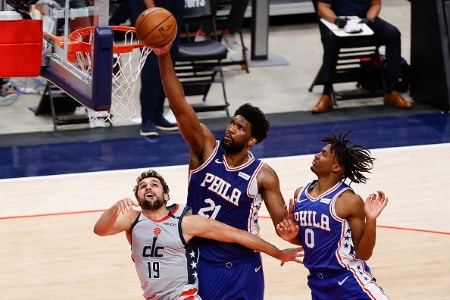 Joel Embiid tykitti poskettomat pisteet NBA:ssa Joel Embiid tykitti poskettomat pisteet NBA:ssa