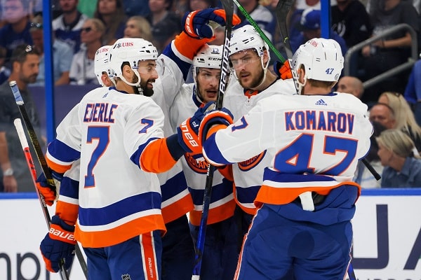 Hieno uutinen - suomalaishyökkääjä nostettiin NHL-joukkueen matkaan Hieno uutinen – suomalaishyökkääjä nostettiin NHL-joukkueen matkaan