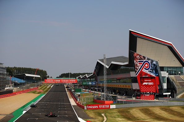 Max Verstappen löi pohjat Silverstonessa - Mukaan mahtui yllättäjäkin Max Verstappen löi pohjat Silverstonessa – Mukaan mahtui yllättäjäkin