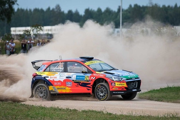 Jari Huttunen hakee voittoa Viron MM-rallissa – ”Yhtään ei ole varaa ihmetellä” Jari Huttunen hakee voittoa Viron MM-rallissa – ”Yhtään ei ole varaa ihmetellä”