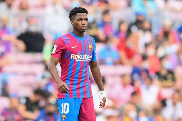 FC Barcelonan talousvaikeudet jatkuvat - ajautumassa nyt kipeään ratkaisuun FC Barcelonan talousvaikeudet jatkuvat – ajautumassa nyt kipeään ratkaisuun