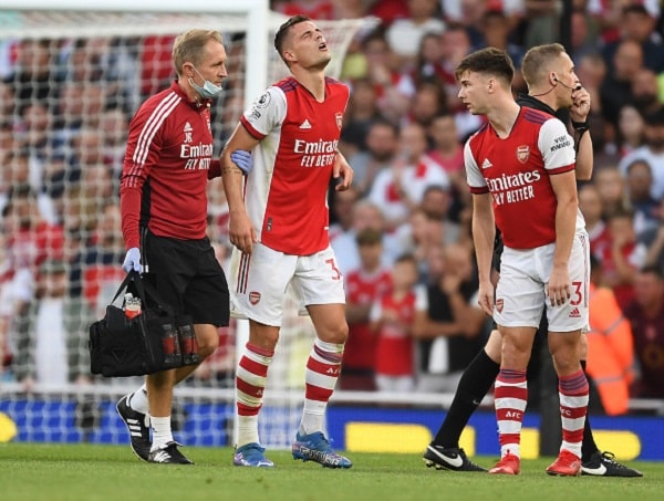 ManU-legenda ihmetteli Arsenal-pelaajan lausuntoja - "Hän on ollut ajottain häpeällinen" ManU-legenda ihmetteli Arsenal-pelaajan lausuntoja – ”Hän on ollut ajottain häpeällinen”