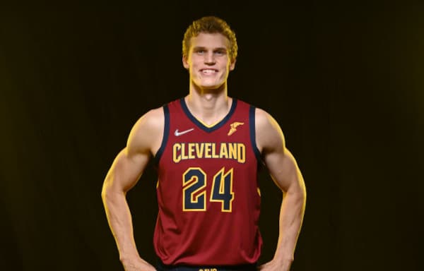 Nyt jysähti - Lauri Markkanen on kaupattu NBA:ssa! Nyt jysähti – Lauri Markkanen on kaupattu NBA:ssa!