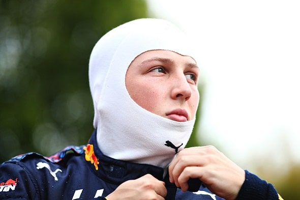 F1:n superlupaus on valmis sekoittamaan kuskipakkaa: ”Kenen tahansa penkki, en oikeastaan välitä!” F1:n superlupaus on valmis sekoittamaan kuskipakkaa: ”Kenen tahansa penkki, en oikeastaan välitä!”