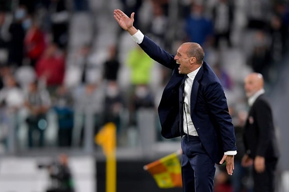 Italialaislegenda latasi täyslaidallisen Juventus-valmentajan suuntaan Italialaislegenda latasi täyslaidallisen Juventus-valmentajan suuntaan