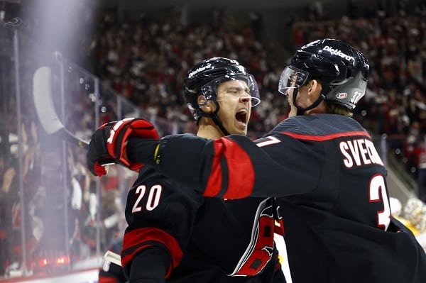 Sebastian Aho häikäisevässä iskussa - näistä tarjoiluista on nautinto herkutella Sebastian Aho häikäisevässä iskussa – näistä tarjoiluista on nautinto herkutella