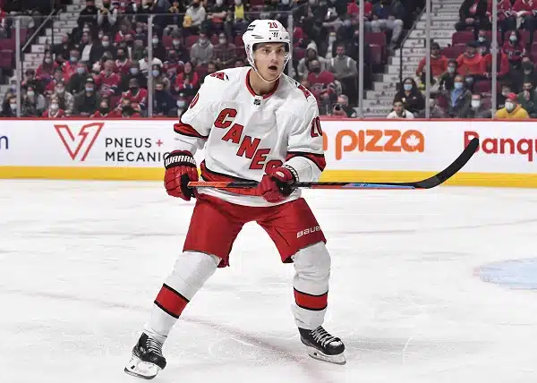 Sebastian Aho syötteli Carolinan voittoon - suomalaisvahdit loistavassa iskussa Sebastian Aho syötteli Carolinan voittoon – suomalaisvahdit loistavassa iskussa