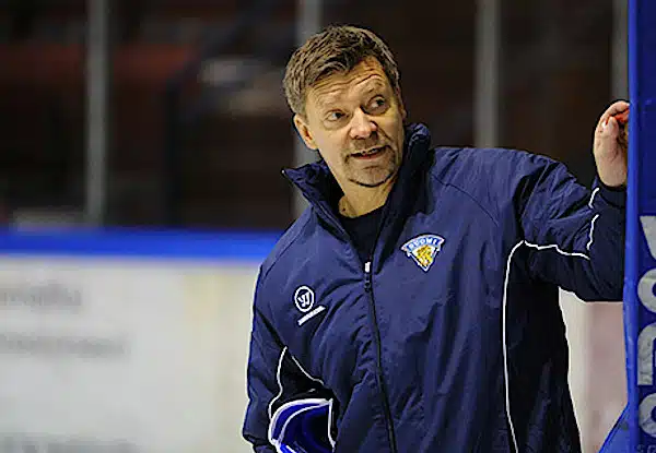 Jukka Jalonen joutui tekemään kolme muutosta Leijonien kokoonpanoon Jukka Jalonen joutui tekemään kolme muutosta Leijonien kokoonpanoon