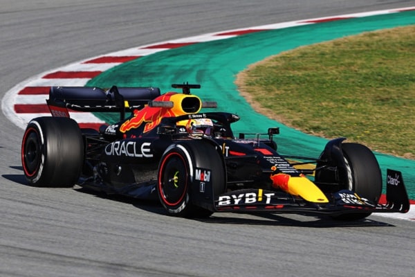F1-maailmanmestari uskoo uusien sääntöjen muuttaneen pelin täysin - "Se on kuin pelaisi pokeria" F1-maailmanmestari uskoo uusien sääntöjen muuttaneen pelin täysin – ”Se on kuin pelaisi pokeria”