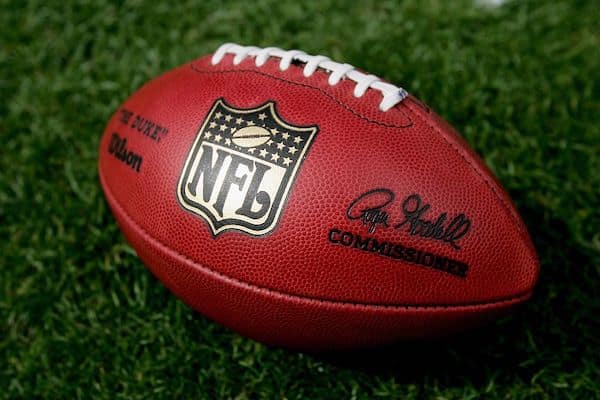 NFL-luotsilta kova ratkaisu - antoi omalle pojalleen kenkää NFL-luotsilta kova ratkaisu – antoi omalle pojalleen kenkää