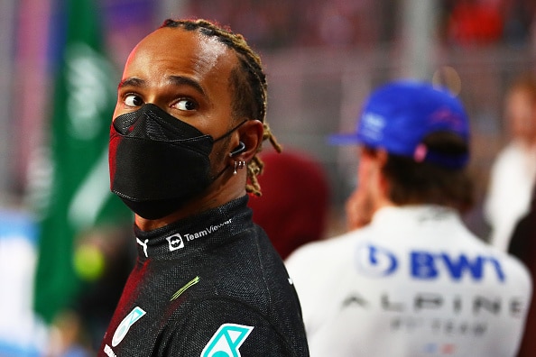 Red Bull-pomo latasi tylyä tekstiä Lewis Hamiltonista - entinen F1-kuski lyttäsi: "Aika halpamaista ja aika tyypillistä" Red Bull-pomo latasi tylyä tekstiä Lewis Hamiltonista – entinen F1-kuski lyttäsi: ”Aika halpamaista ja aika tyypillistä”