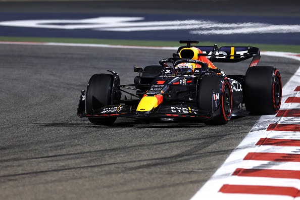 Max Verstappen pelaa kovaa peliä – napsahtaako kohta rangaistus? Max Verstappen pelaa kovaa peliä – napsahtaako kohta rangaistus?