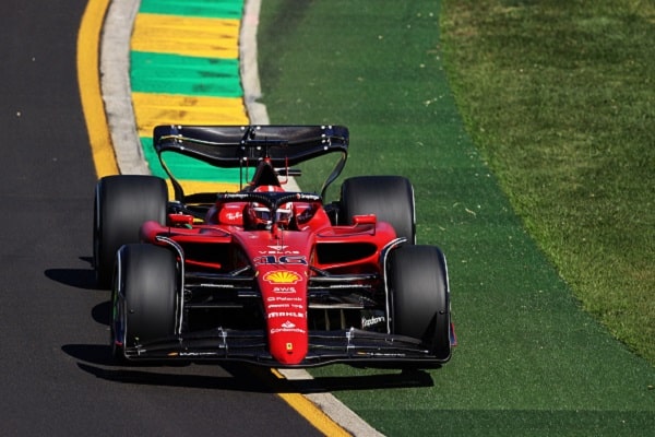 Ferrari lähtee uudella juhlavärityksellä Monzan kilpailuun Ferrari lähtee uudella juhlavärityksellä Monzan kilpailuun