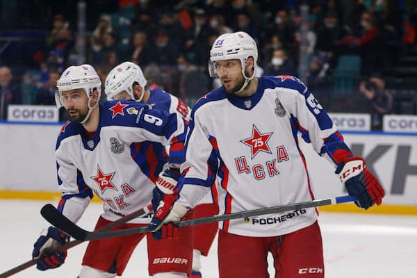 KHL-seuran lentokone joutui tekemään hätälaskun KHL-seuran lentokone joutui tekemään hätälaskun
