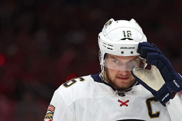 Suomalaiset isossa roolissa NHL:ssä - Barkoville kaksi syöttöpistettä Suomalaiset isossa roolissa NHL:ssä – Barkoville kaksi syöttöpistettä