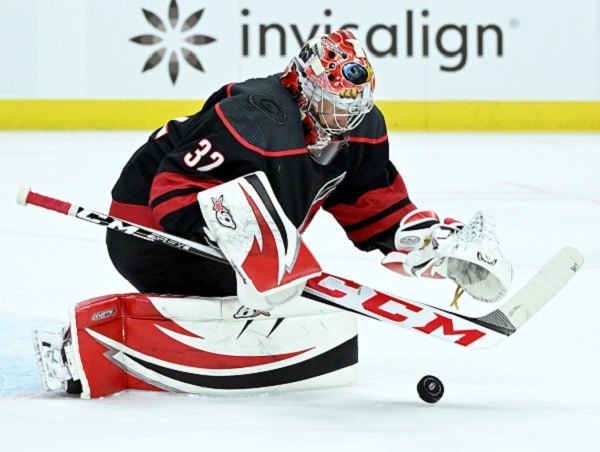 Antti Raanta loisti ykköstähtenä - Teuvo Teräväinen ja Sebastian Aho tehoilivat Antti Raanta loisti ykköstähtenä – Teuvo Teräväinen ja Sebastian Aho tehoilivat
