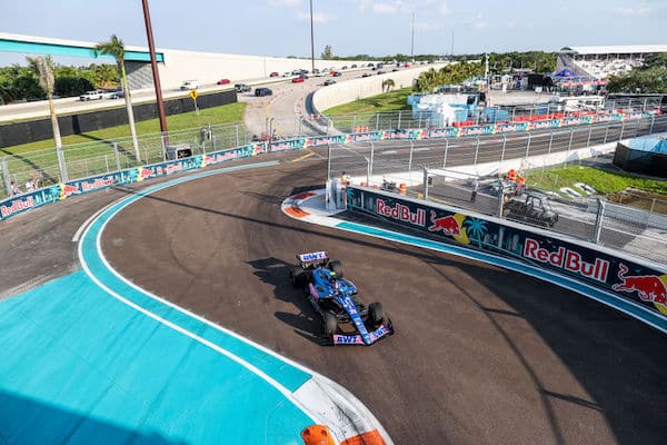 Entinen F1-kuljettaja varoittelee Alpinea - "Hän on kaikkea muuta kuin viehättävä tyyppi" Entinen F1-kuljettaja varoittelee Alpinea – ”Hän on kaikkea muuta kuin viehättävä tyyppi”