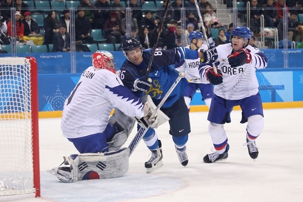 Etelä-Koreaa nöyryytettiin jääkiekossa Etelä-Koreaa nöyryytettiin jääkiekossa