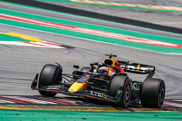 F1-sarjan pomo rikkoi viimein hiljaisuuden - näin hän kommentoi skandaalia F1-sarjan pomo rikkoi viimein hiljaisuuden – näin hän kommentoi skandaalia