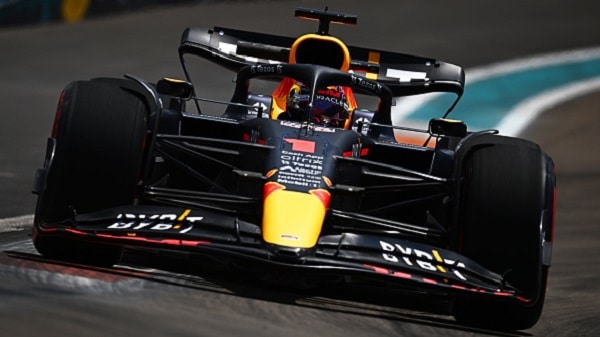 Mercedes-kuski yllätti Miamin GP:n harjoituksissa - Valtteri Bottas täräytti seinään Mercedes-kuski yllätti Miamin GP:n harjoituksissa – Valtteri Bottas täräytti seinään