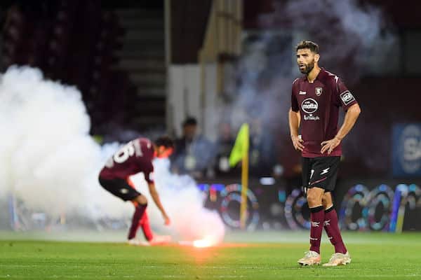 Mitä ihmettä? Serie A:n seura palkkasi erotetun valmentajansa takaisin vain kahden päivän jälkeen Mitä ihmettä? Serie A:n seura palkkasi erotetun valmentajansa takaisin vain kahden päivän jälkeen