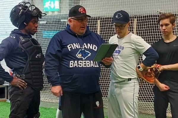 Suomessa tehtiin historiallinen baseball-sopimus Suomessa tehtiin historiallinen baseball-sopimus