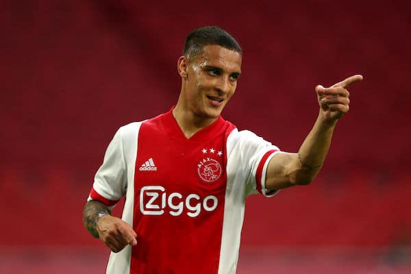 Ajax-legenda lyttää Manchester Unitedin hankinnan - "Ei ole todistanut vielä mitään” Ajax-legenda lyttää Manchester Unitedin hankinnan – ”Ei ole todistanut vielä mitään”