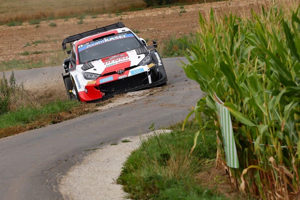 Esapekka Lapilla läheltä piti-tilanne Belgian MM-rallissa! Esapekka Lapilla läheltä piti-tilanne Belgian MM-rallissa!