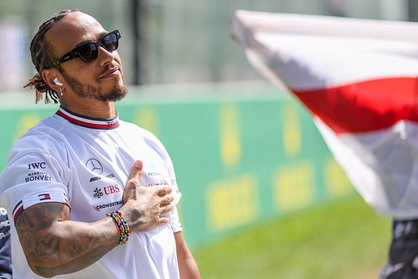 Lewis Hamilton antoi mahtipontisen lupauksen Mercedekselle Lewis Hamilton antoi mahtipontisen lupauksen Mercedekselle