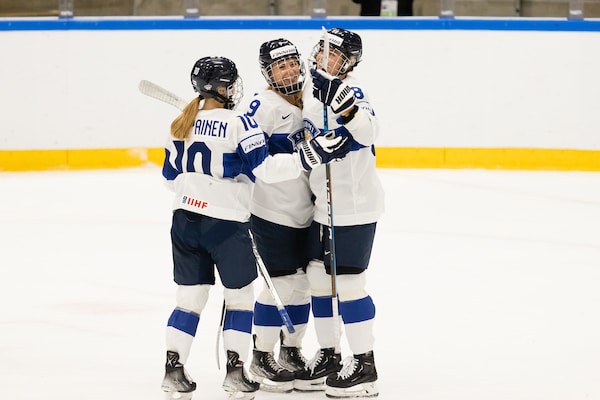 Järkyttävä mahalasku kyseenalaistaa Naisleijonien apurahat Järkyttävä mahalasku kyseenalaistaa Naisleijonien apurahat