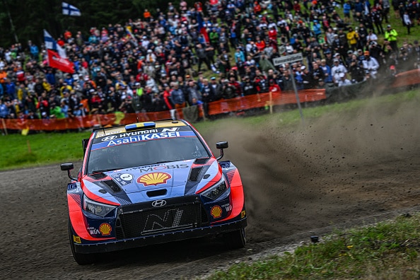 Hyundailta lähtöpassit saanut Oliver Solberg neuvottelee uudesta tallipaikasta – ”En aio antaa periksi” Hyundailta lähtöpassit saanut Oliver Solberg neuvottelee uudesta tallipaikasta – ”En aio antaa periksi”