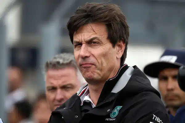 Toto Wolff paljasti mikä kestää Lewis Hamiltonin jatkosopimuksen kanssa Toto Wolff paljasti mikä kestää Lewis Hamiltonin jatkosopimuksen kanssa
