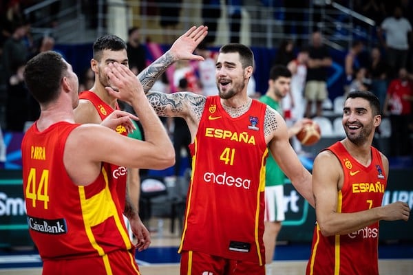 Yllätyksiä ei nähty - Espanja ja Liettua ottivat voitot koripallon EM-kisoissa Yllätyksiä ei nähty – Espanja ja Liettua ottivat voitot koripallon EM-kisoissa
