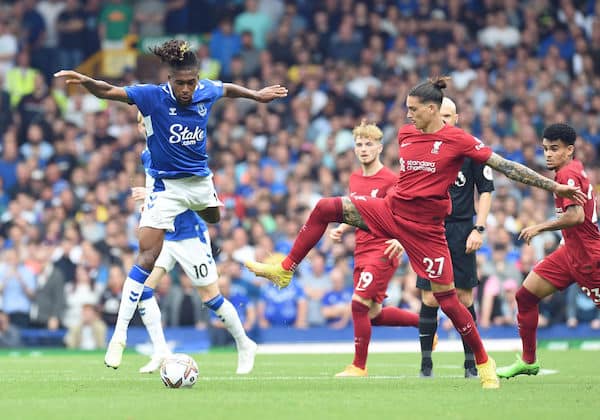 Erling Haaland rikkoi taas ennätyksen, Merseysiden derby tarjosi viihdettä - näin pelattiin Valioliigassa Erling Haaland rikkoi taas ennätyksen, Merseysiden derby tarjosi viihdettä – näin pelattiin Valioliigassa