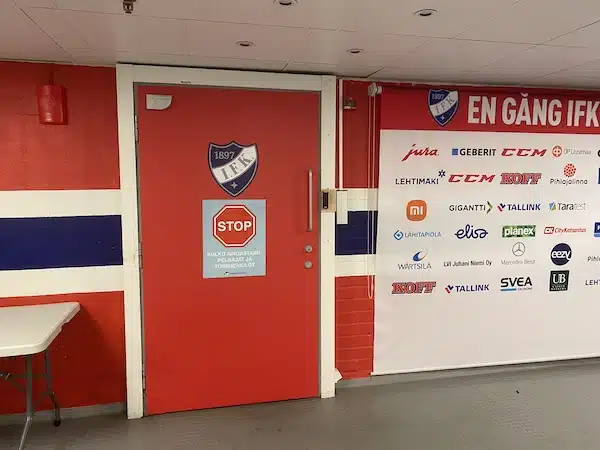 HIFK:n sukeltaa syvällä SM-liigassa, Ville Peltonen ongelmista: "Surullista katsottavaa" HIFK:n sukeltaa syvällä SM-liigassa, Ville Peltonen ongelmista: ”Surullista katsottavaa”